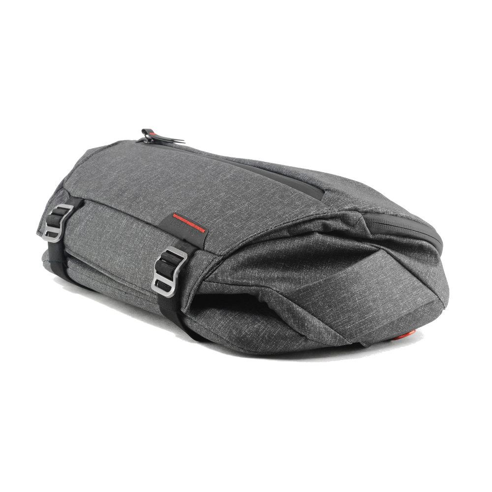 Peak Design Everyday Sling 10L Charcoal peak design kopen in de aanbieding Peak Design Everyday Sling 10L Charcoal peak design kopen in de aanbieding