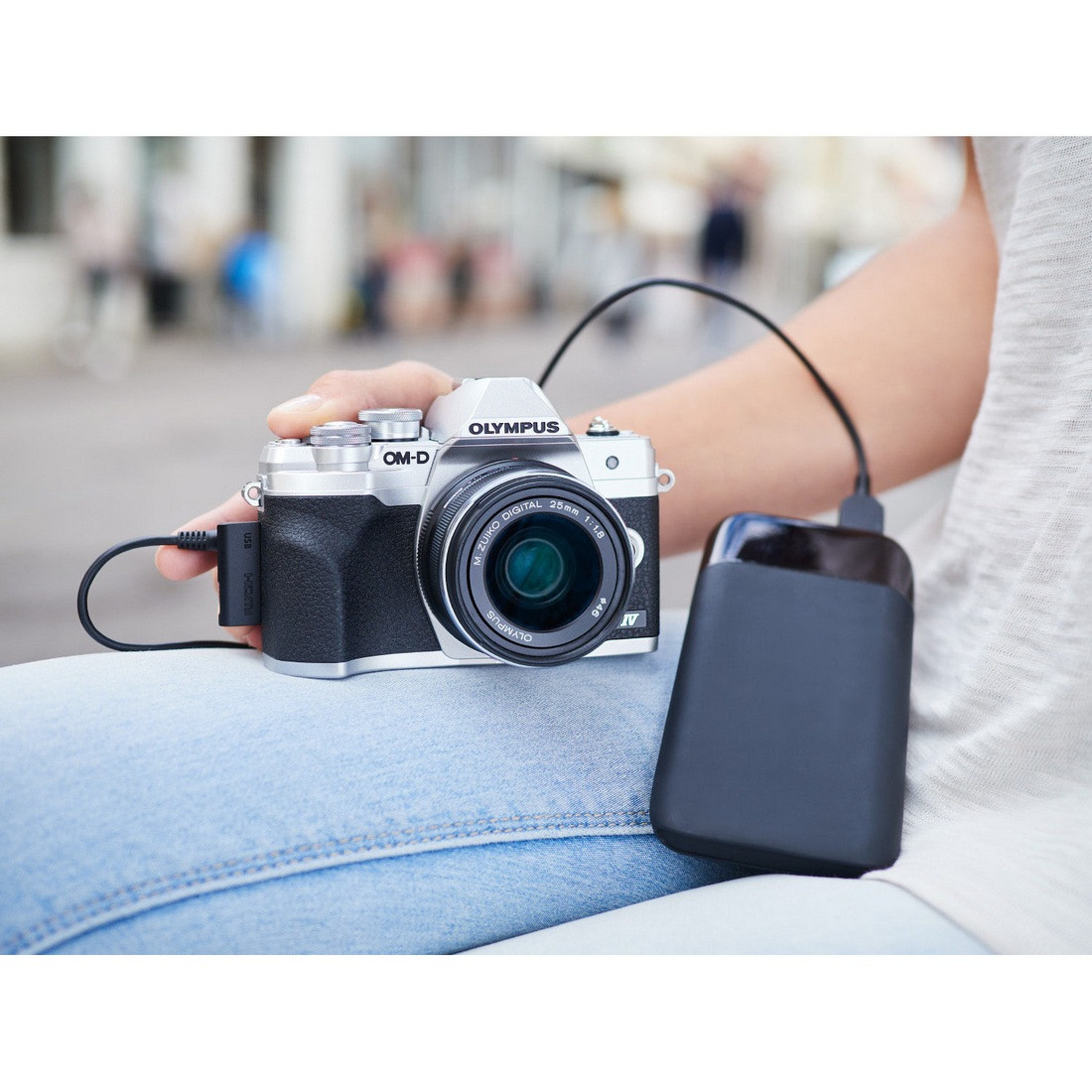 Olympus E-M10 Mark IV Zwart + 14-42mm EZ