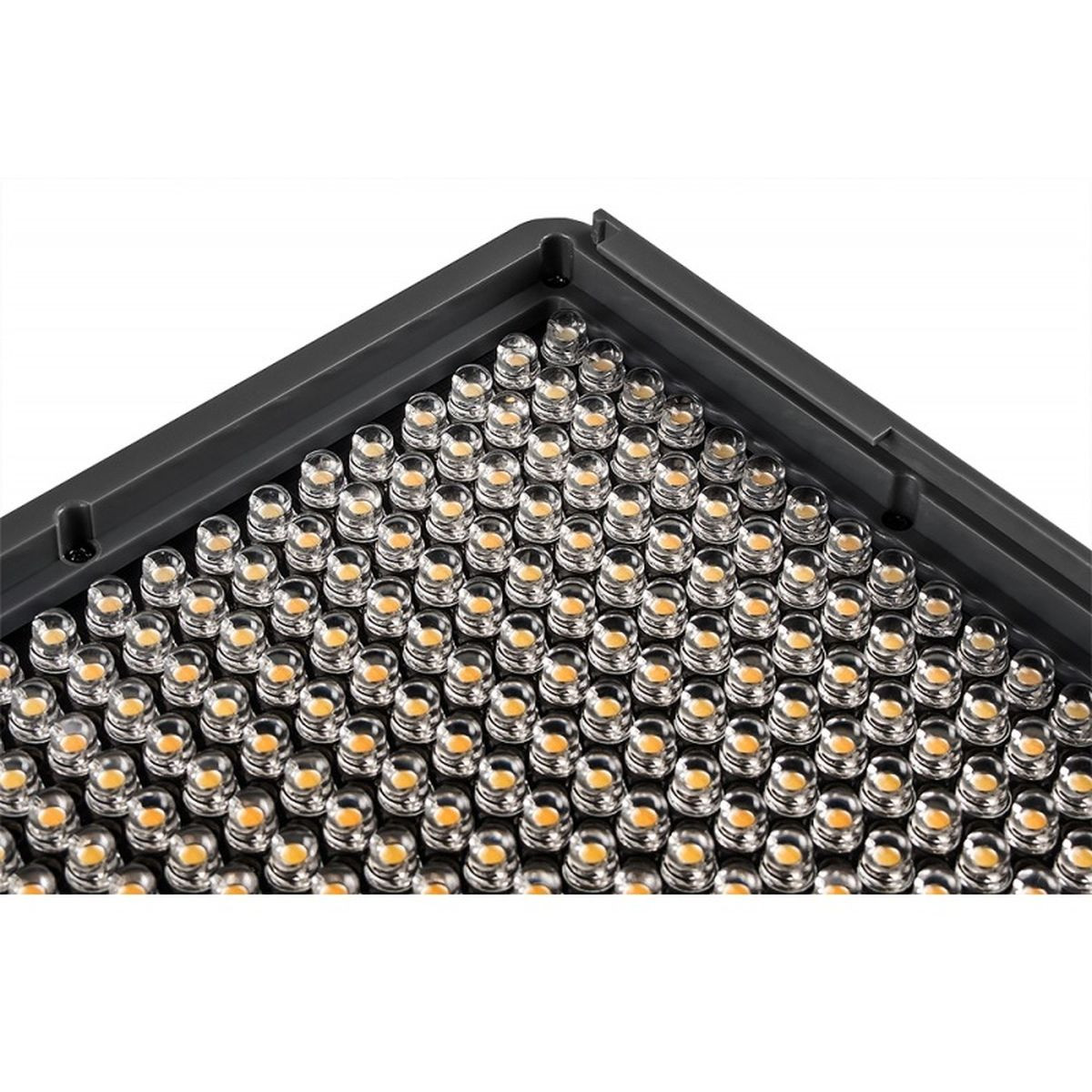 Aputure LED Light Amaran HR672C