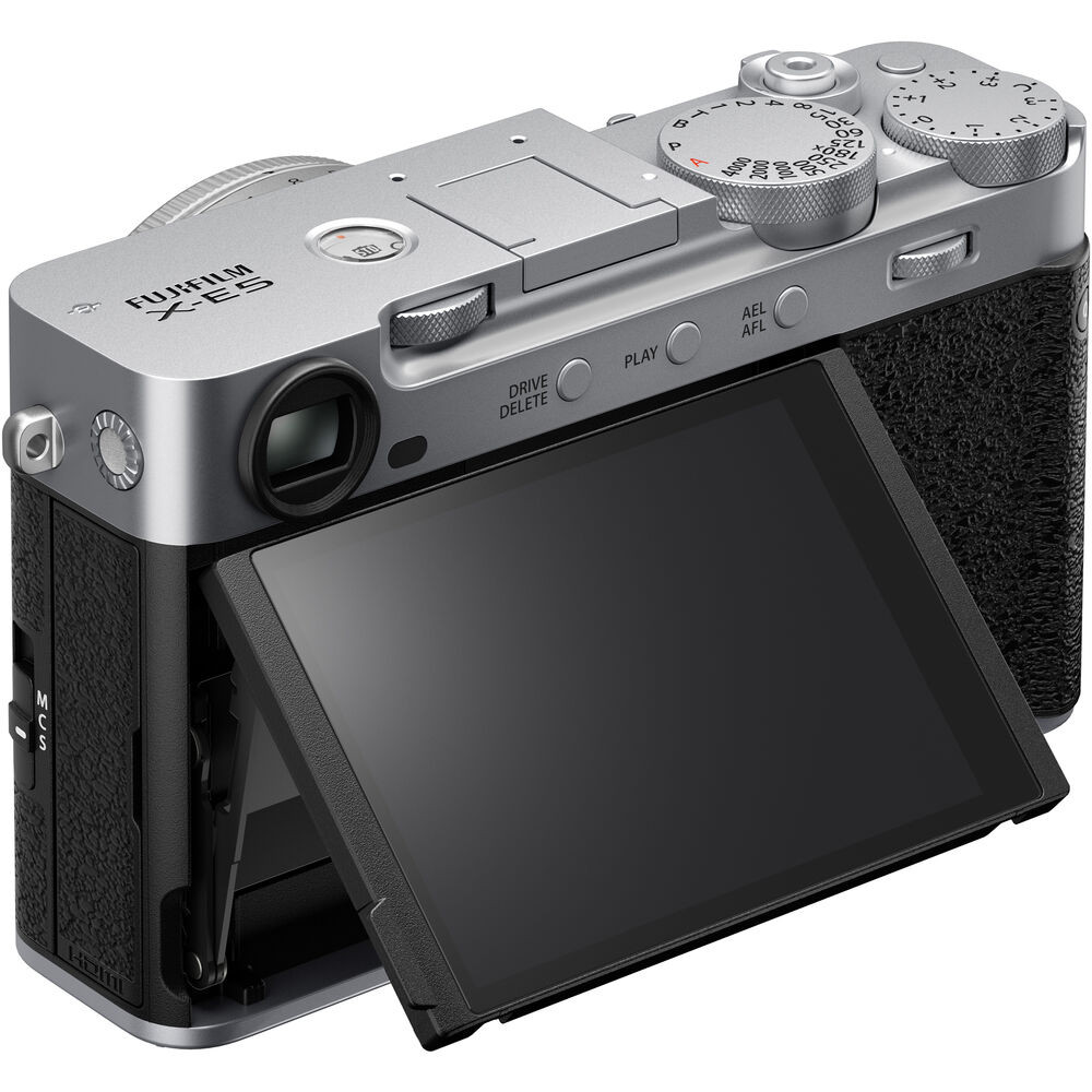 Fujifilm X-E5 + XF23mm f/2.8 R WR Kit Silver