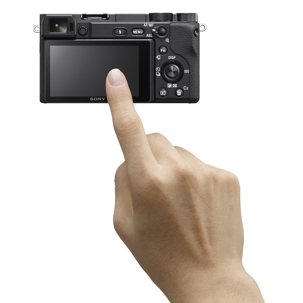 Sony A6400 + 18-135mm