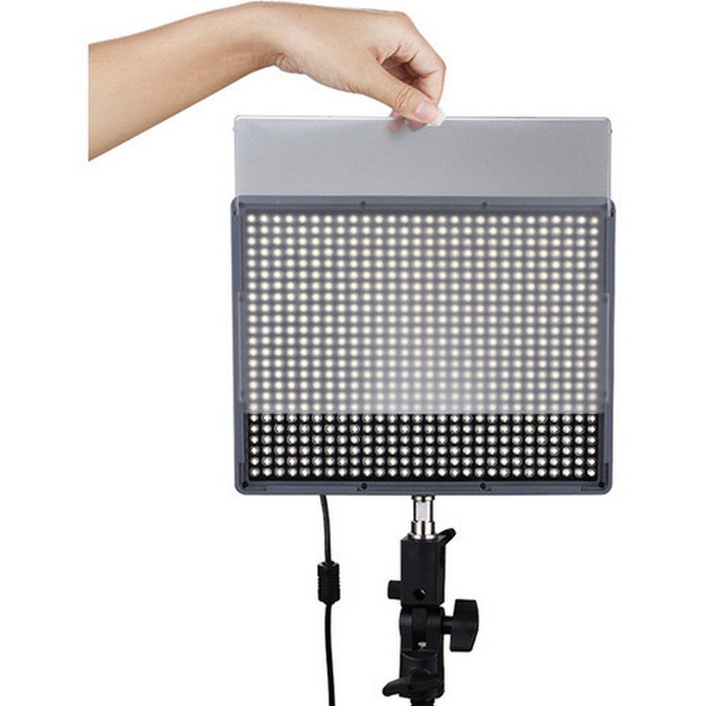 Aputure LED Light Amaran HR672C
