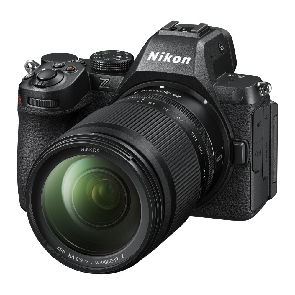 z5ii_z24-200_4-6.3_front34l_1.jpg