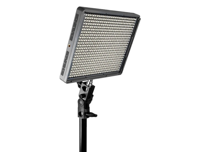 Aputure LED Light Amaran HR672C