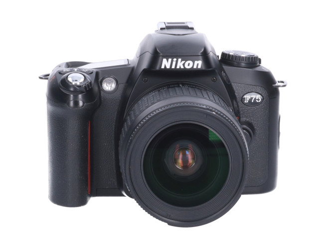 Tweedehands Nikon F75 met AF Nikkor 28-80mm f/3.3-5.6 G CM2676
