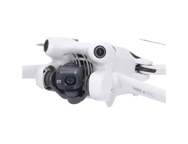Tweedehands DJI Mini 4 Pro Fly More Combo met RC 2 Smart controller CM4204