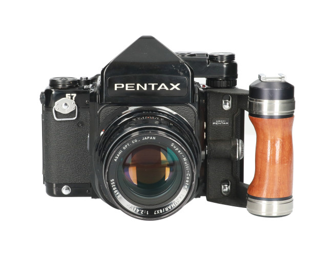 Tweedehands Pentax 6x7 body met Takumar Super 105mm F/2.4 en handvat  CM5841