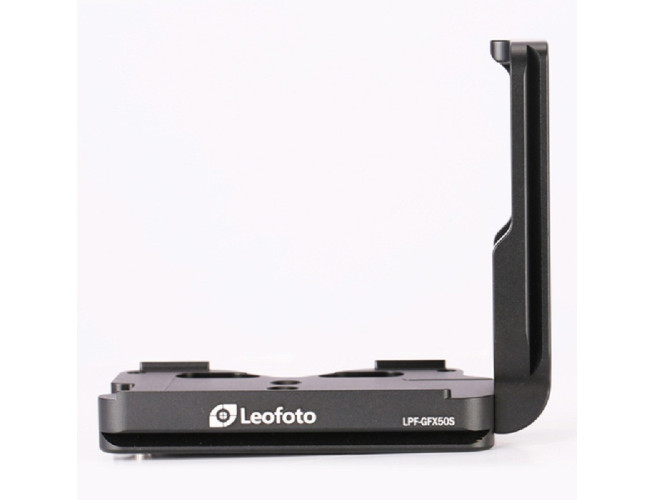 Leofoto L plate for Fuji GFX-50R with grip