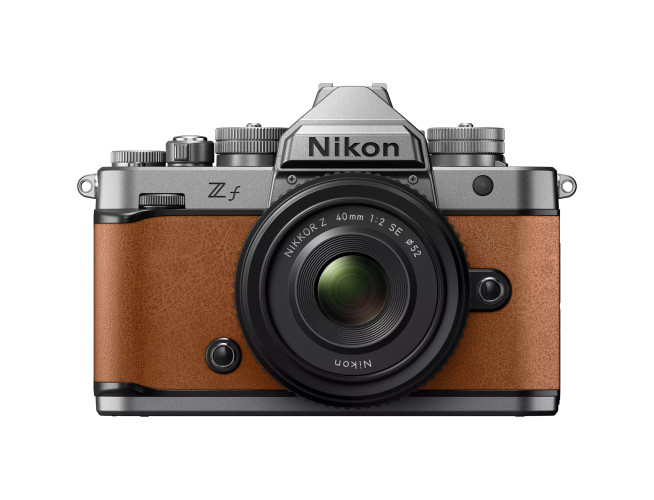 Nikon Z F Silver + 40mm SE Cognac Brown