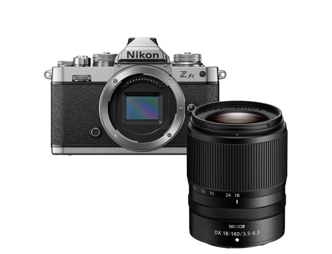 Nikon Z fc + Z DX 18-140 VR