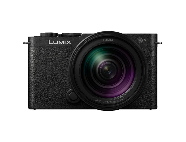 Panasonic Lumix S9 + 28-200mm f/4-7.1