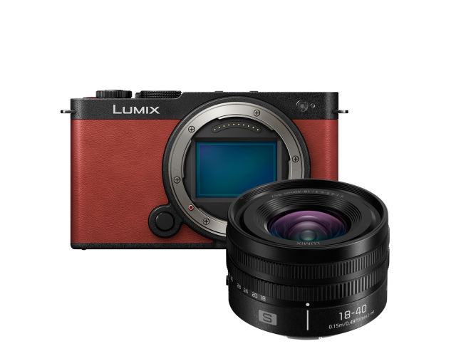 Panasonic Lumix S9 Rood + 18-40mm f/4.5-6.3