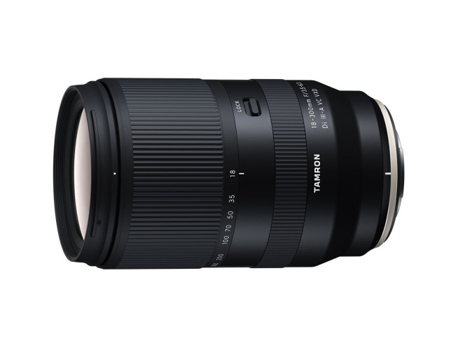Tamron 18-300mm f/3.5-6.3 Di III-A VC VXD Fuji X-mount