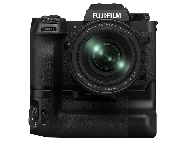 Fujifilm X-H2 + XF 16-80mm + VG-XH Grip