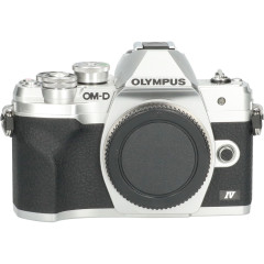 Tweedehands Olympus E-M10 Mark IV Zilver Body CM2211