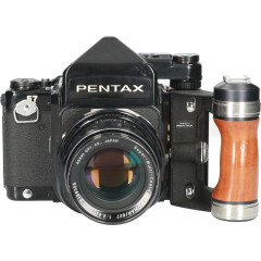 Tweedehands Pentax 6x7 body met Takumar Super 105mm F/2.4 en handvat  CM5841
