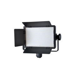 Godox LED 500C met Barndoor