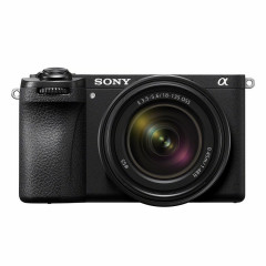 Sony A6700 + 18-135mm