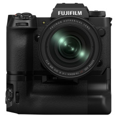 Fujifilm X-H2 + XF 16-80mm + VG-XH Grip