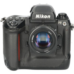 Tweedehands Nikon F5 + Nikor 50mm f/1.4D CM3204