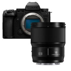 Panasonic Lumix DC-S5IIX + 18mm f/1.8