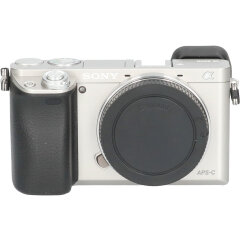 Tweedehands Sony A6000 Body Zilver CM6416