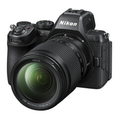Nikon Z5 II Body + 24-200mm f/4.5-6.3 VR